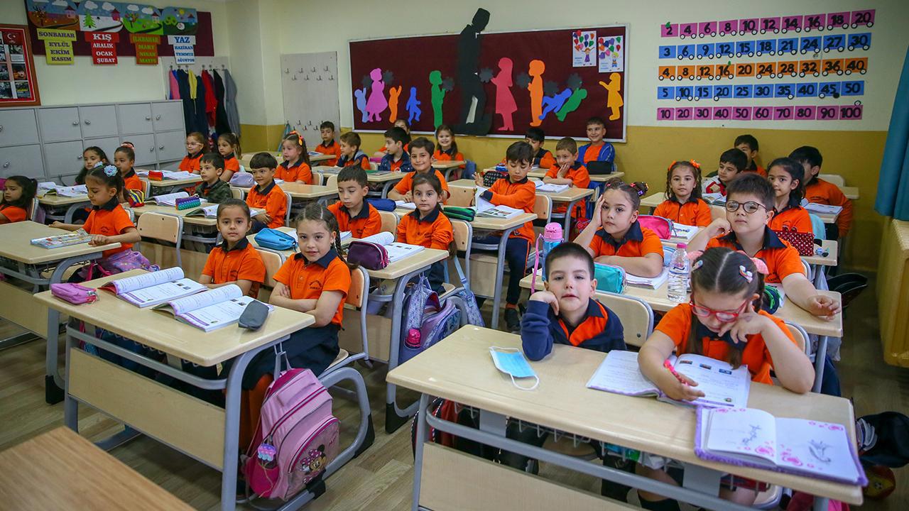 İstanbul'da okullar yarın öğleden sonra tatil olacak.