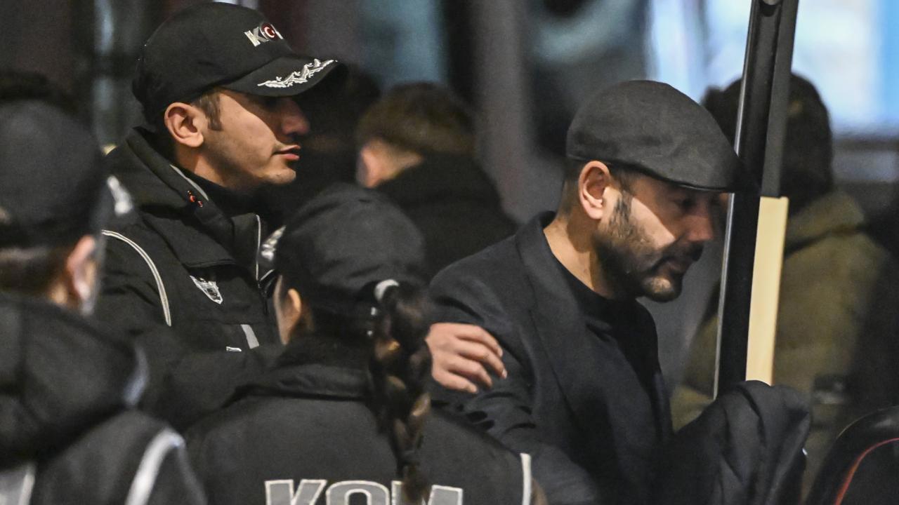 Beşiktaş Belediye Başkanı Akpolat İhale Yolsuzluğu Soruşturması İle Tutuklandı