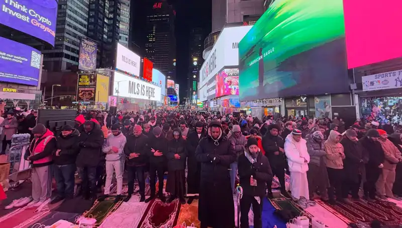 New York Times Meydanı’nda Unutulmaz Teravih Namazı Etkinliği