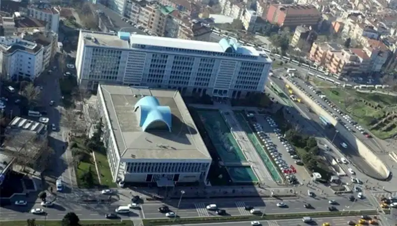 İBB Soruşturmasında "Enderun" WhatsApp Grubunun Gizemli Mesajları İnceleniyor