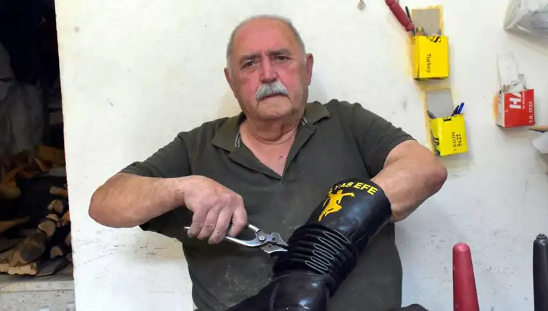 64 Yıldır Zanaatini Sürdüren Tireli Hasan Usta'nın Hikayesi