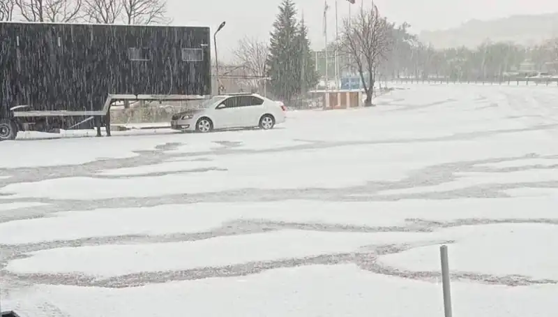 Tekirdağ'da Ceviz Büyüklüğünde Dolu Yağdı, Şehir Beyaza Büründü!