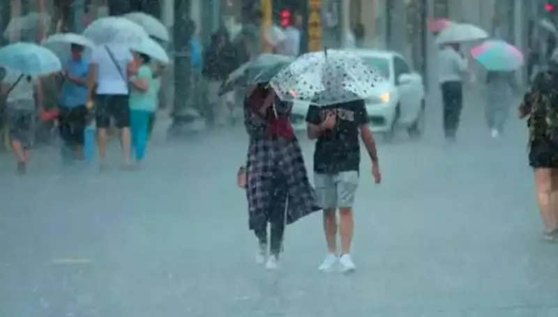 İstanbul'da Sağanak Yağış ve Yangın Bölgesinde Kuvvetli Rüzgar Duyurusu!