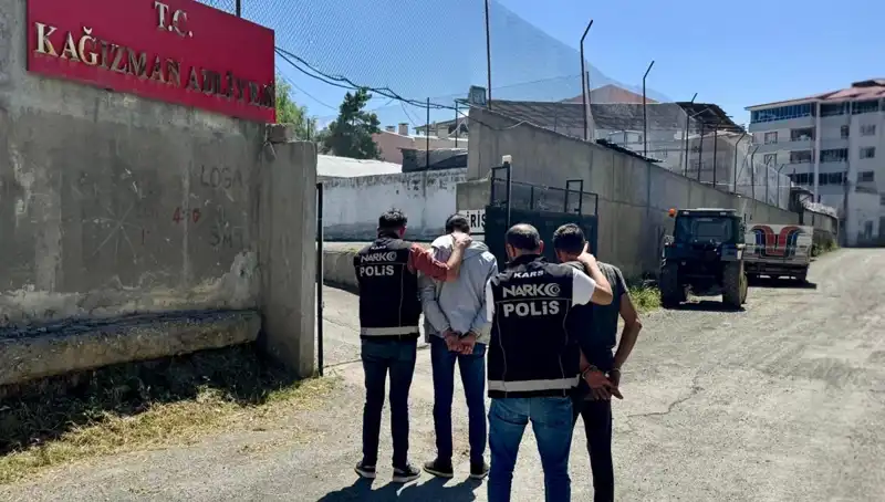 Kars'ta Uyuşturucu Operasyonu: Kaçakçılık Yaparken Yakalandılar!
