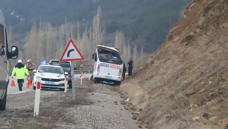 Oltu'da İşçi Servisi Araç Kazası: Yaralı Sayısı ve Detaylar Ortaya Çıktı