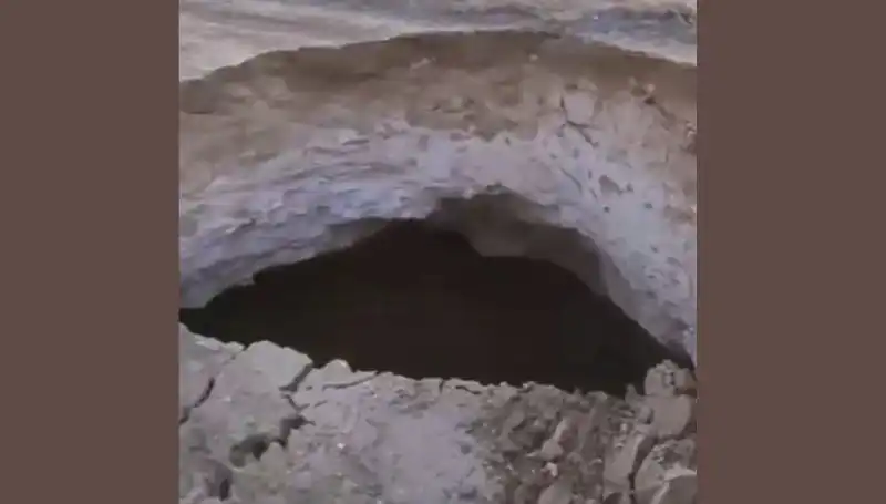 Aksaray'da Gizemli Obruk Oluşumu Yeraltı Sularını Yeniden Gündeme Getirdi