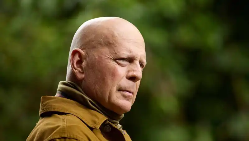 Bruce Willis'in Yaşadığı Afazi Hastalığı: Belirtileri ve Hayatı Üzerindeki Etkisi
