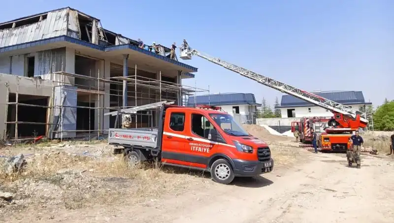 Ankara Gölbaşı'ndaki Villalarda Büyük Yangın paniği yarattı!