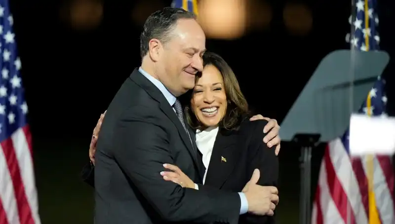 Trump, Kamala Harris’in Eşini Neden Kovdu? Şok Edici Gelişmeler!