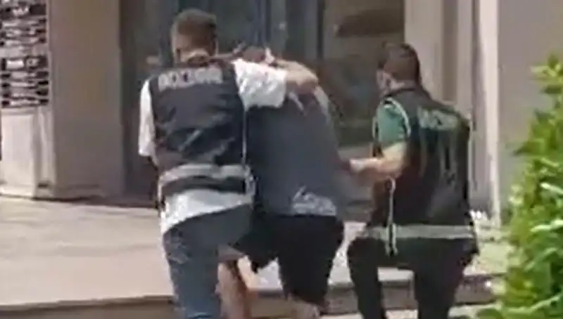 Sahte Dövizle Alışveriş Yapan Turist Sınır Dışı Edildi: Olayın Detayları Burada