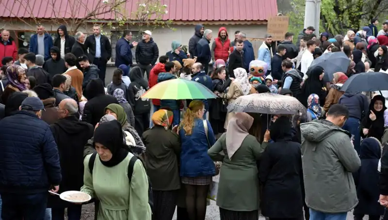 Bayram Geleneği 100 Yılı Geride Bıraktı: 12 Bin Kişi Bir Araya Geldi!