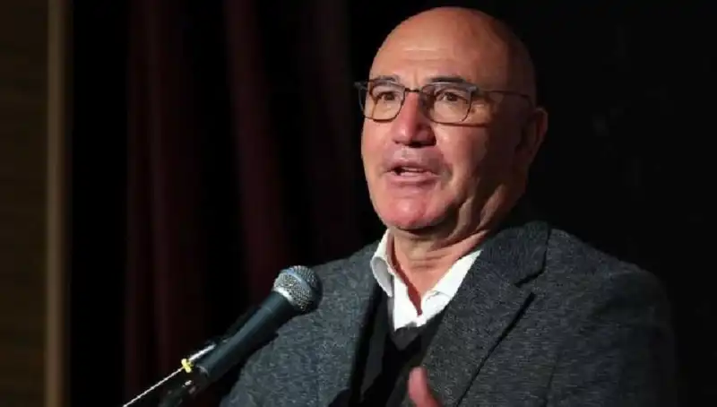 Mahmut Tanal: Sosyal Medyanın Gözdesi Milletvekili Kimdir?