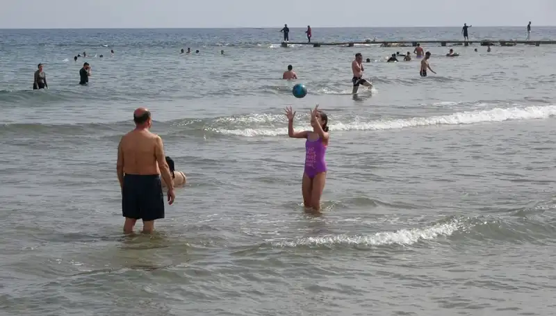 Türkiye'de İlkbahar Sıcaklığı: Deniz Sezonu Nisan'da Başladı!