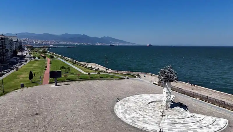 Sıcak Hava Dalgası Nedeniyle Şehirler Boşaldı: Yolları Kimse Kullanmadı