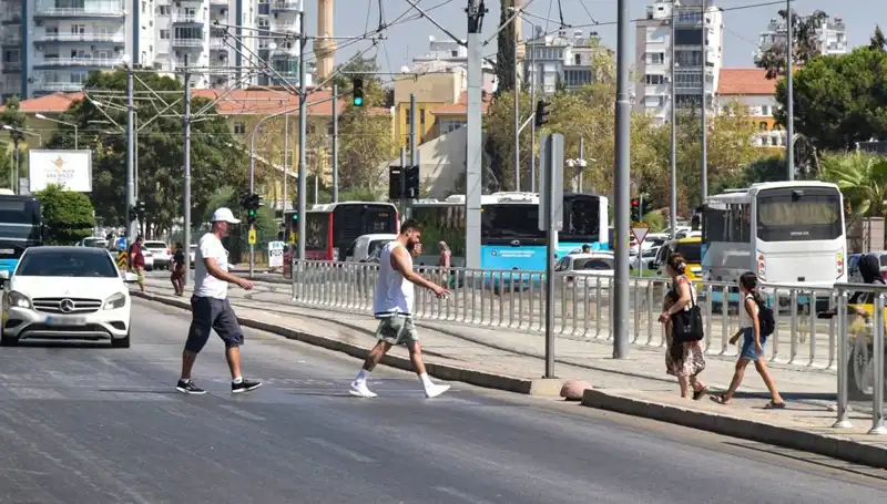 Trafikte Ölümcüldür Bilinçsizlik: Sürücülerin İkinci Sıraya Yerleştirdiği Tehlike