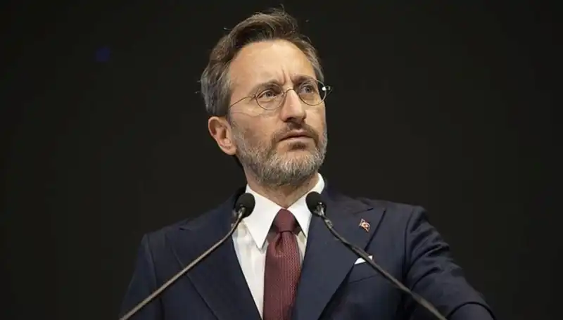 Fahrettin Altun'dan Özgür Özel'in Açıklamalarına Sert Tepki: Gündem Nedir?
