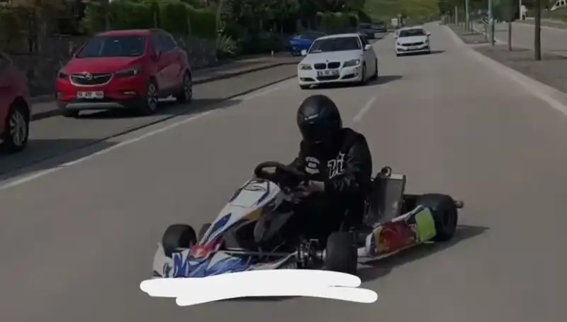 Go-Kart Sürücüsünün Yolda Attığı Drift Hayran Bıraktı!