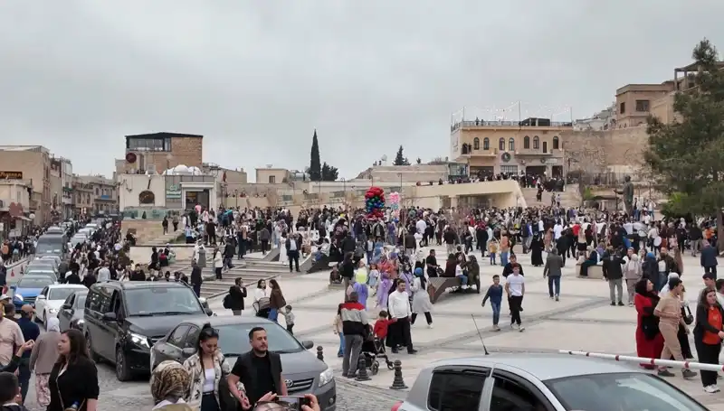 Mardin, Ramazan Bayramı'nda Tarihi ve Kültürel Zenginlikleriyle Turistlerin Gözdesi Oldu